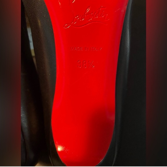 Christian Louboutin Pigalle Follies 85
Leather Pumps - Picture 8 of 12
